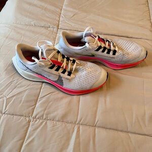 Nike Pegasus 38 six 6.5Y (fits like women’s 8)
